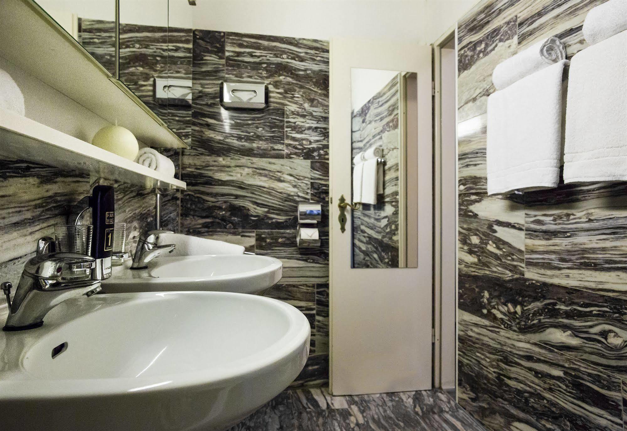 Hotel Comet Am Kurfuerstendamm Berlin Dış mekan fotoğraf